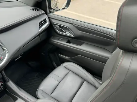Chevrolet Tahoe 2022 года за 38 700 000 тг. в Алматы – фото 29
