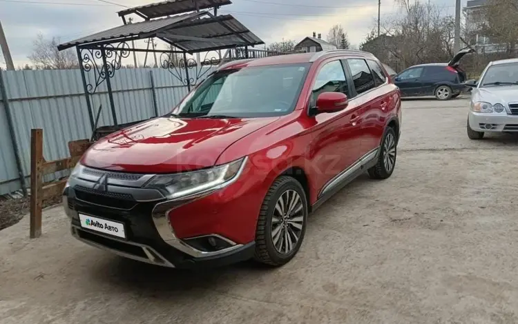 Mitsubishi Outlander 2019 годаүшін7 400 000 тг. в Атырау