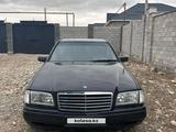 Mercedes-Benz C 240 1997 годаүшін2 100 000 тг. в Жанатас – фото 2