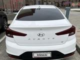 Hyundai Elantra 2019 года за 5 200 000 тг. в Атырау – фото 2