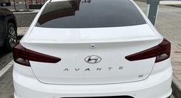 Hyundai Elantra 2019 года за 5 200 000 тг. в Атырау – фото 2