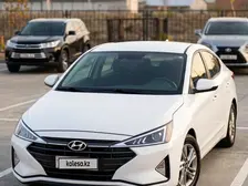 Hyundai Elantra, 2019