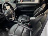 Hyundai Elantra 2019 года за 5 200 000 тг. в Атырау – фото 3
