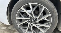 Hyundai Elantra 2019 года за 5 200 000 тг. в Атырау – фото 5