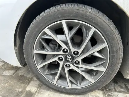Hyundai Elantra 2019 года за 5 200 000 тг. в Атырау – фото 5