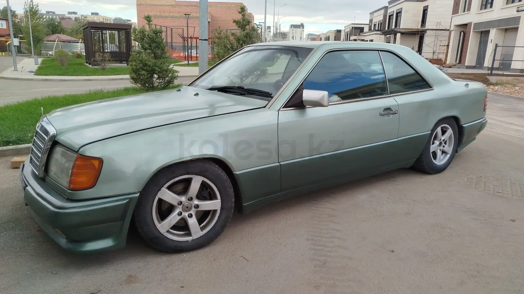 Mercedes-Benz E-Class, 1993