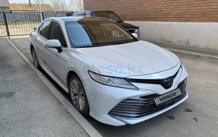 Toyota Camry 2019 года за 12 000 000 тг. в Жезказган
