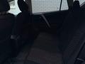 Toyota RAV4 2017 года за 11 500 000 тг. в Актобе – фото 14