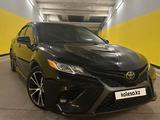 Toyota Camry 2018 года за 10 499 000 тг. в Алматы