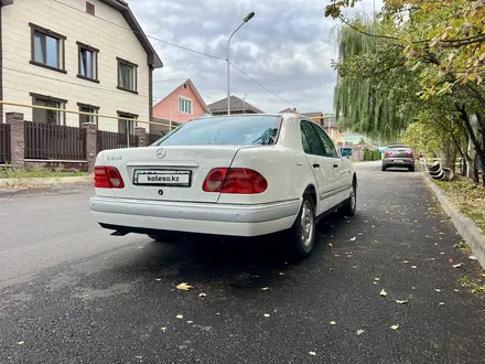 Mercedes-Benz E 320 1999 года за 3 500 000 тг. в Алматы – фото 12