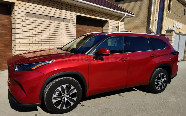 Toyota Highlander 2022 года за 28 000 000 тг. в Астана