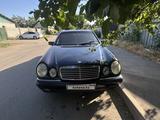 Mercedes-Benz E 320 1998 года за 2 600 000 тг. в Алматы