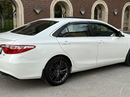 Toyota Camry 2015 года за 8 900 000 тг. в Шымкент – фото 5