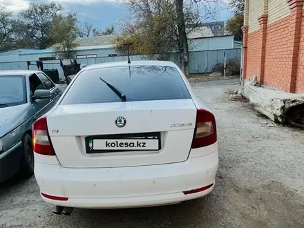 Skoda Octavia 2011 года за 1 500 000 тг. в Атырау – фото 4