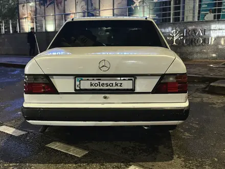 Mercedes-Benz E 260 1988 года за 1 300 000 тг. в Алматы – фото 4