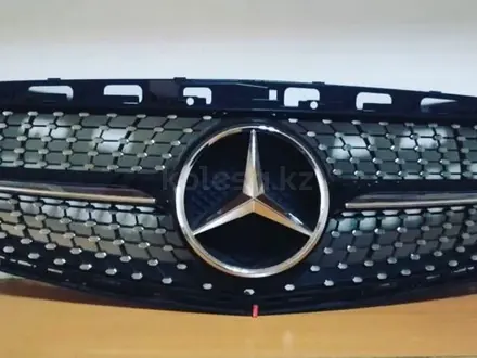 Решётка радиатора на Mercedes E/w212 (diamond) за 90 000 тг. в Алматы