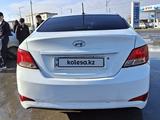 Hyundai Solaris 2015 года за 4 300 000 тг. в Атырау – фото 4