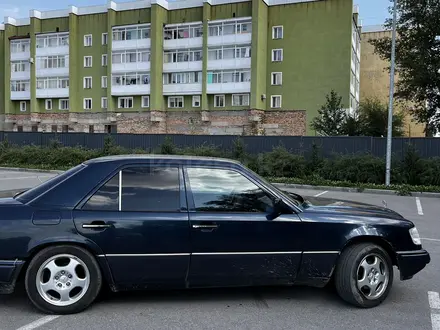 Mercedes-Benz E 320 1994 года за 1 600 000 тг. в Караганда – фото 6