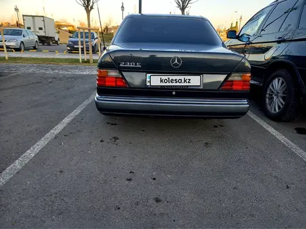 Mercedes-Benz E 230 1991 года за 1 700 000 тг. в Туркестан – фото 16