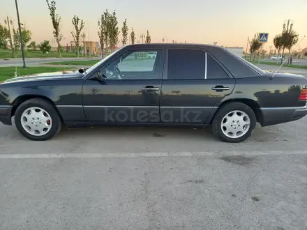 Mercedes-Benz E 230 1991 года за 1 700 000 тг. в Туркестан – фото 8