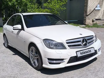 Mercedes-Benz C 180 2011 года за 7 600 000 тг. в Караганда – фото 2