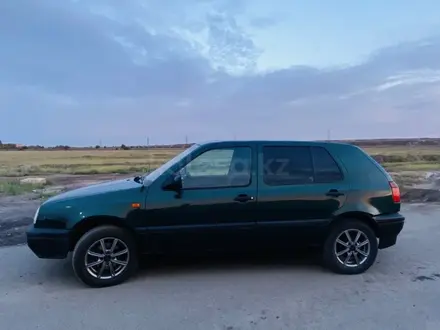 Volkswagen Golf 1997 года за 1 800 000 тг. в Караганда – фото 6