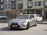Lexus ES 300h 2023 года за 21 500 000 тг. в Алматы – фото 2