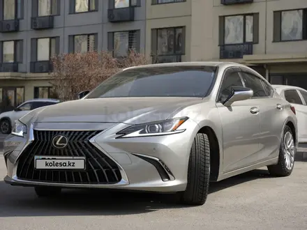 Lexus ES 300h 2023 года за 21 500 000 тг. в Алматы – фото 3