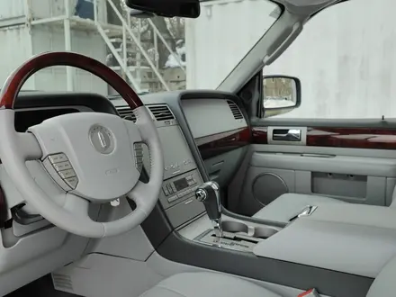 Lincoln Navigator 2006 года за 8 043 000 тг. в Алматы – фото 13