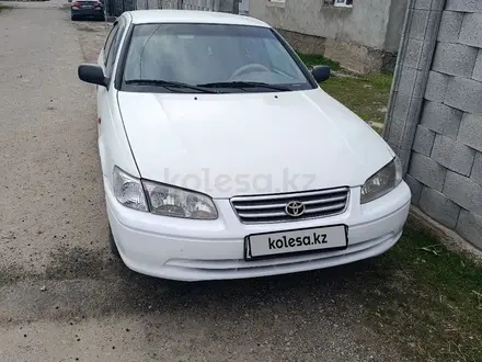 Toyota Camry 2001 года за 2 350 000 тг. в Алматы