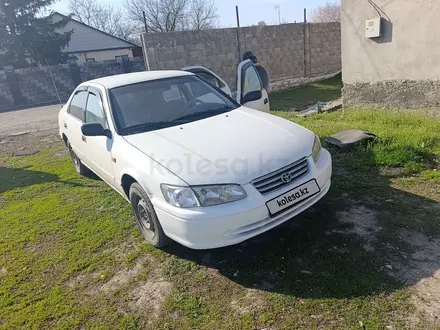 Toyota Camry 2001 года за 2 350 000 тг. в Алматы – фото 3