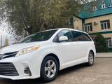 Toyota Sienna 2015 годаfor9 000 000 тг. в Актобе – фото 3