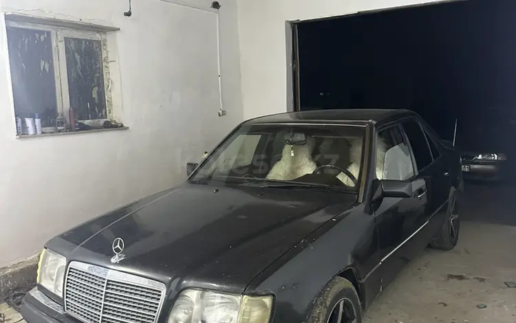 Mercedes-Benz E 220 1994 года за 1 700 000 тг. в Аральск