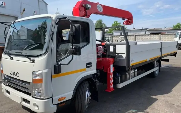 JAC  Автомобиль бортовой с КМУ 4 т. На N120 4x2 2026 года за 39 000 000 тг. в Атырау