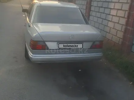 Mercedes-Benz E 200 1992 года за 1 000 000 тг. в Алматы – фото 4