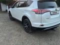 Toyota RAV4 2018 года за 14 500 000 тг. в Актобе – фото 3