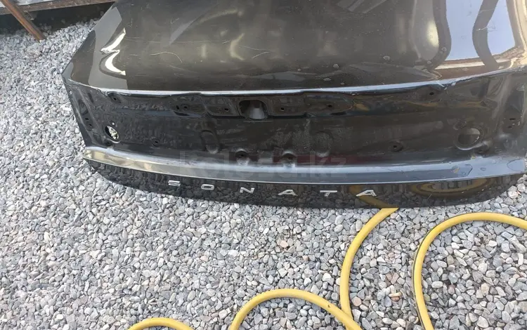 Крышка багажа хундай соната за 220 000 тг. в Астана