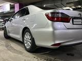 Toyota Camry 2017 годаfor10 800 000 тг. в Астана – фото 2