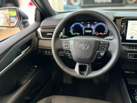 Toyota Camry Prestige eCVT 2025 года за 21 690 000 тг. в Алматы – фото 17