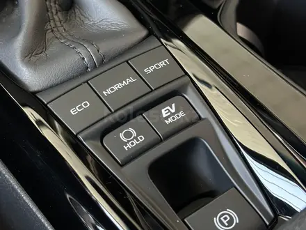 Toyota Camry Prestige eCVT 2025 года за 21 690 000 тг. в Алматы – фото 24