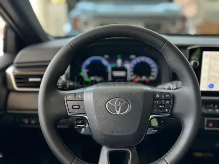 Toyota Camry Prestige eCVT 2025 года за 21 690 000 тг. в Алматы – фото 18