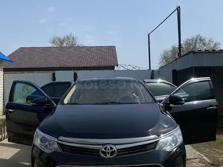 Toyota Camry 2015 года за 10 990 000 тг. в Уральск