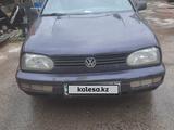 Volkswagen Golf 1993 года за 400 000 тг. в Актобе