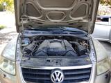 Volkswagen Touareg 2005 года за 2 700 000 тг. в Шымкент