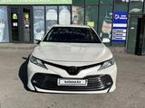 Toyota Camry 2019 года за 17 000 000 тг. в Шымкент – фото 2