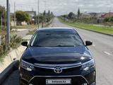 Toyota Camry 2017 года за 12 200 000 тг. в Шымкент – фото 2