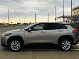 Toyota Corolla Cross 2023 года за 10 400 000 тг. в Атырау – фото 4