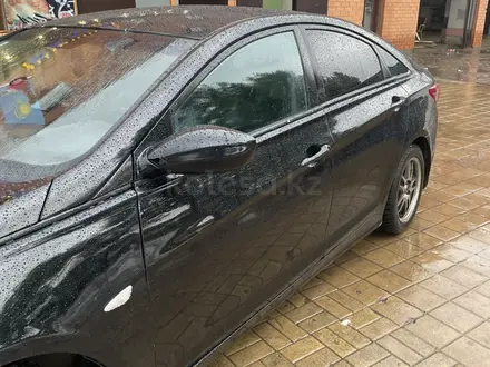 Hyundai Sonata 2010 года за 3 600 000 тг. в Астана – фото 3