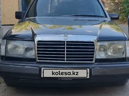 Mercedes-Benz E 200 1990 года за 1 200 000 тг. в Шымкент