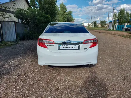 Toyota Camry 2013 года за 9 000 000 тг. в Актобе – фото 3